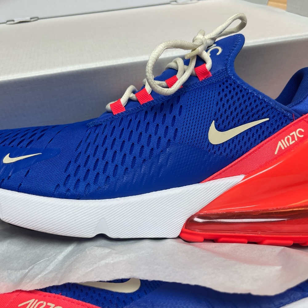 Nike 270